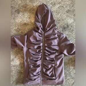 Lululemon Bold Move Athletica.